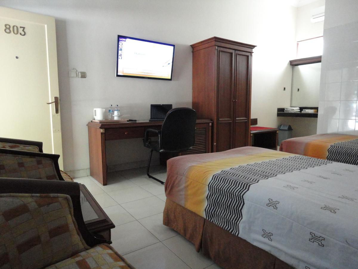 Langensari Hotel Cirebon Exterior photo