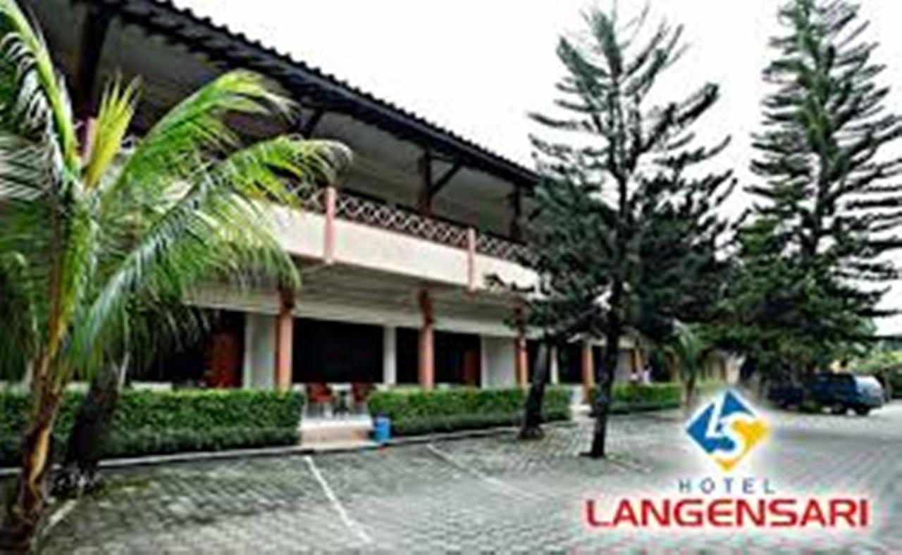 Langensari Hotel Cirebon Exterior photo